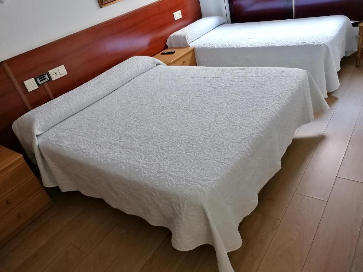 Hostal Adelia A Coruña Buitenkant foto
