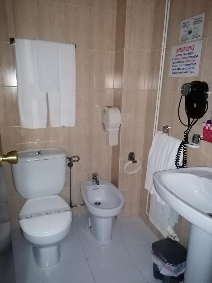 Hostal Adelia A Coruña Buitenkant foto