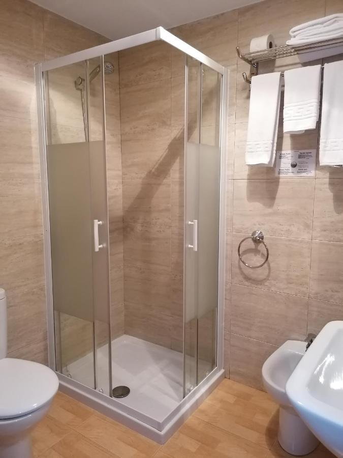 Hostal Adelia A Coruña Buitenkant foto
