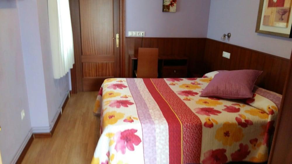 Hostal Adelia A Coruña Buitenkant foto